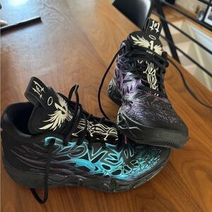 Puma Kids Sneakers - Black and Iridescent